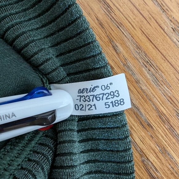 Offline by aerie Crossover Ribbed Shine 7" High Waist Bike Shorts Sycamore Green - Picture 7 of 7